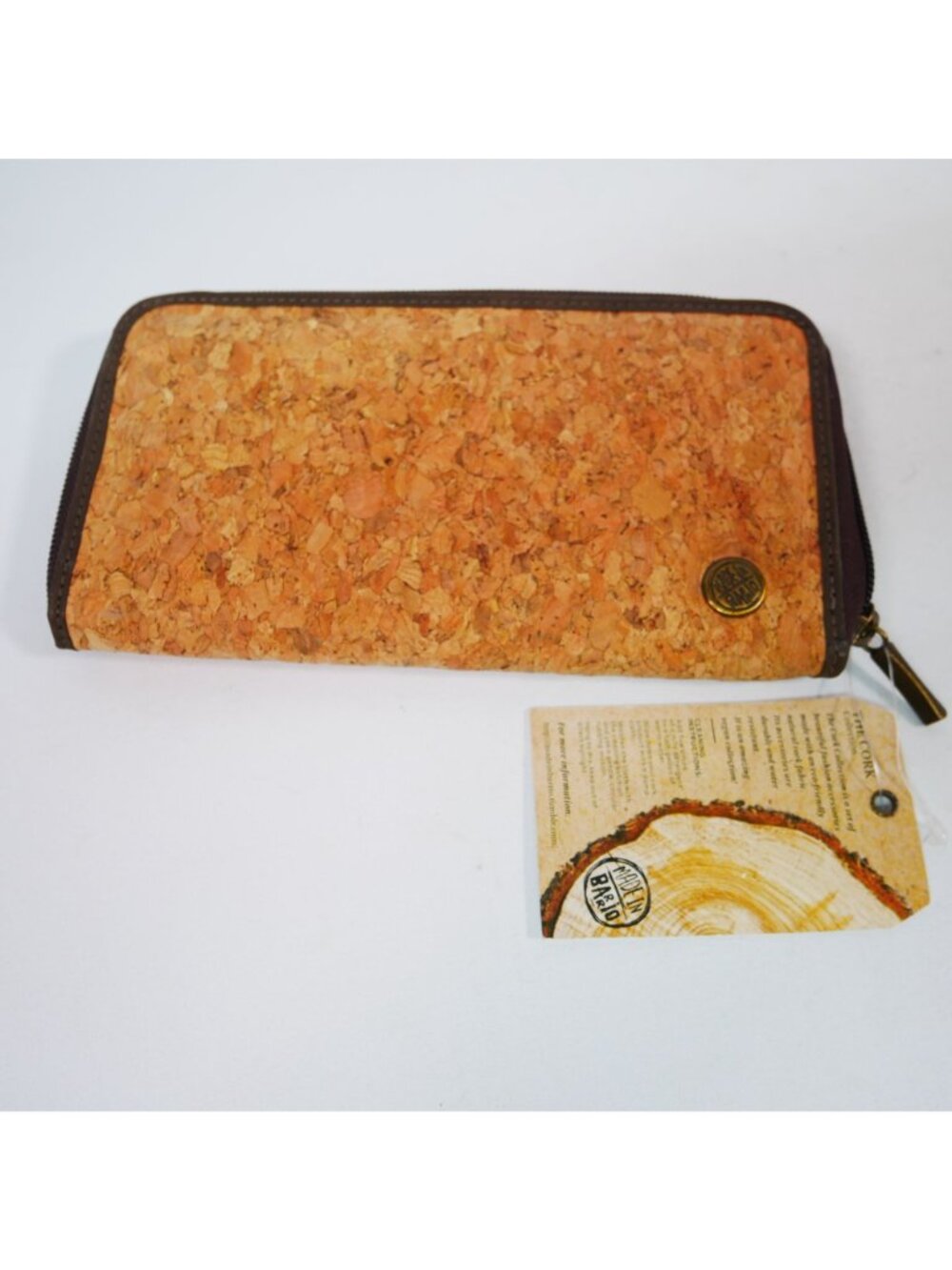 Made In Bario The Cork Vegan Wallet With Zipper Closure & Multiple Compartments - Picture 2 of 7